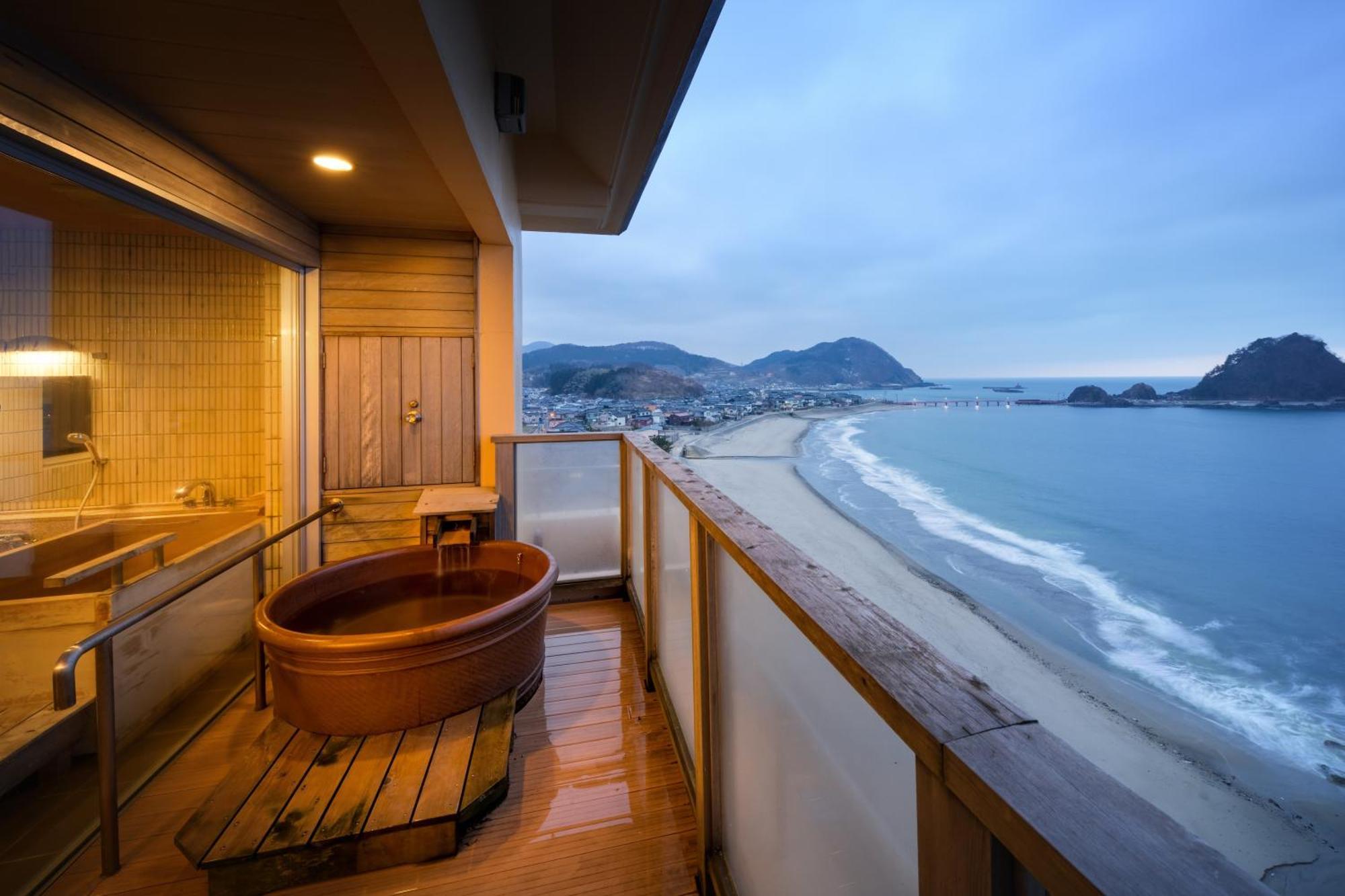 Готель Yura Onsen Yaotome Цуруока Екстер'єр фото