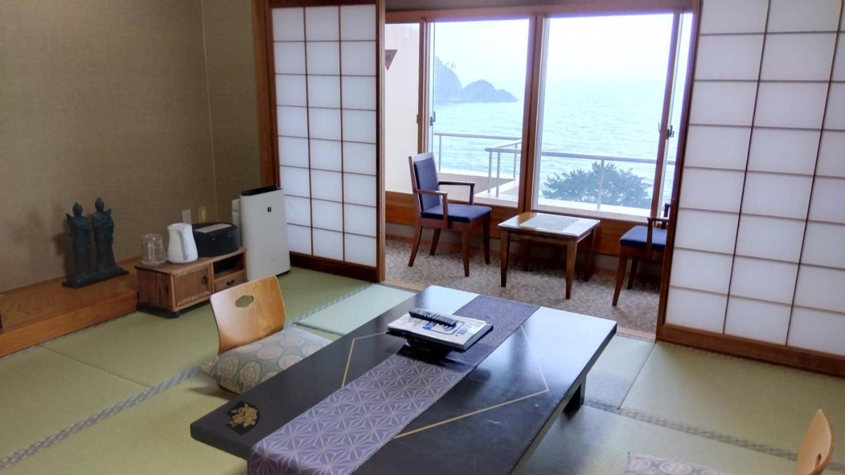 Готель Yura Onsen Yaotome Цуруока Екстер'єр фото