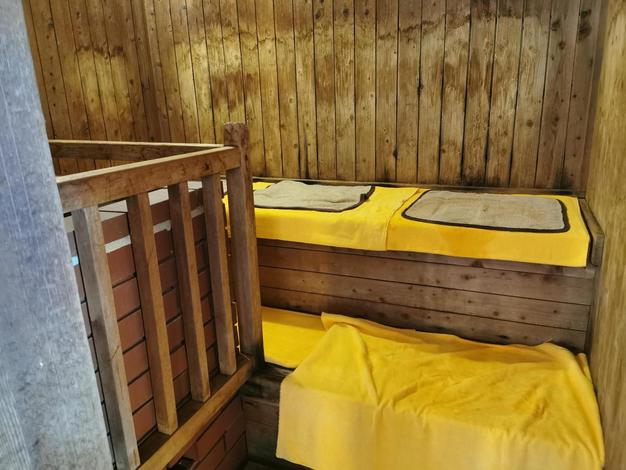 Готель Yura Onsen Yaotome Цуруока Екстер'єр фото